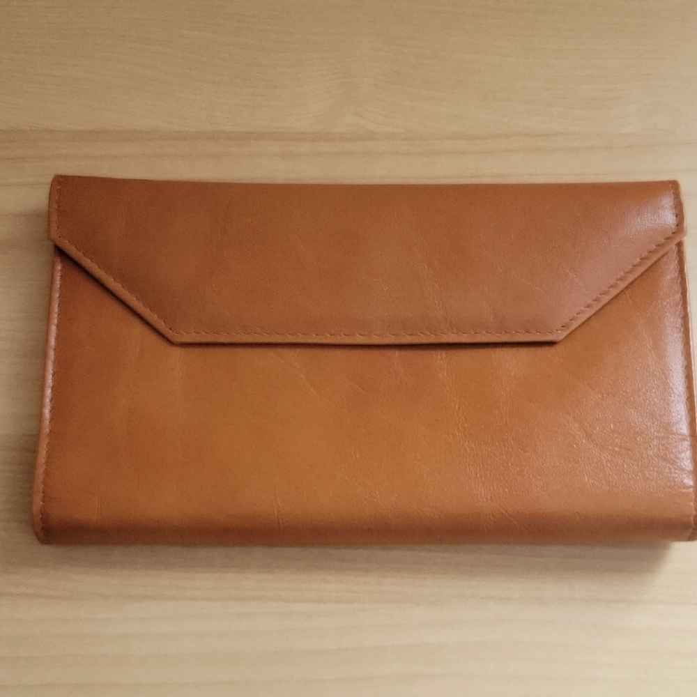 Ladies Buxton Tan Leather Wallet